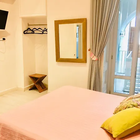Couette-café Neapolis Bellini Naples