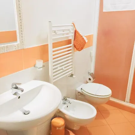 Neapolis Bellini 2* נאפולי