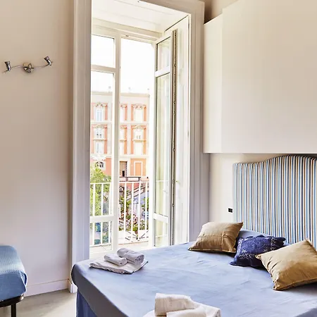 B ＆ B ネアポリス ベリーニ 3* ナポリ