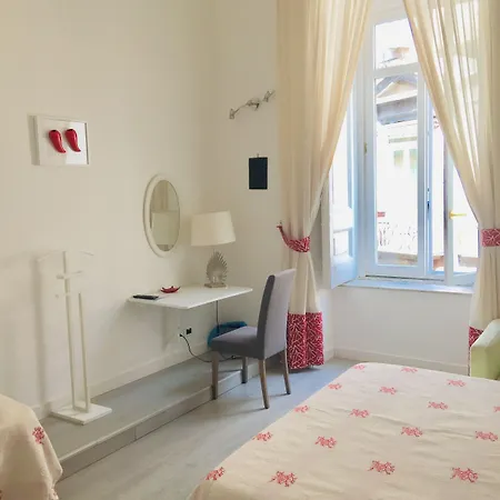 Neapolis Bellini Bed & Breakfast 4*