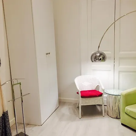 B ＆ B ネアポリス ベリーニ ベッド・アンド・ブレックファスト ナポリ