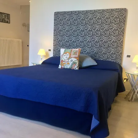 B ＆ B ネアポリス ベリーニ ナポリ