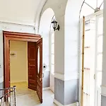 Neapolis Bellini Oda ve Kahvaltı