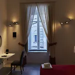Oda ve Kahvaltı Neapolis Bellini 4*