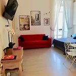 Neapolis Bellini Oda ve Kahvaltı