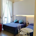 Neapolis Bellini Oda ve Kahvaltı