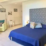 Neapolis Bellini Oda ve Kahvaltı 4*
