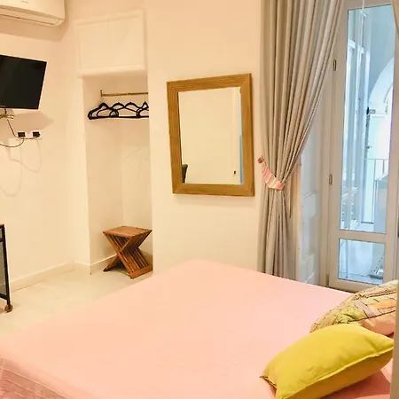 Neapolis Bellini Nocleg ze śniadaniem 4*
