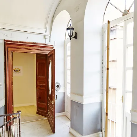 Neapolis Bellini Nocleg ze śniadaniem