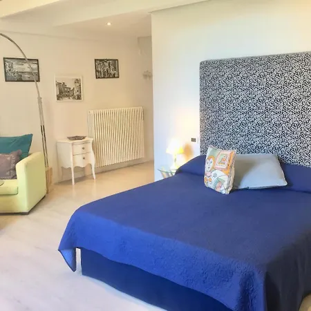 Neapolis Bellini Nocleg ze śniadaniem 4*
