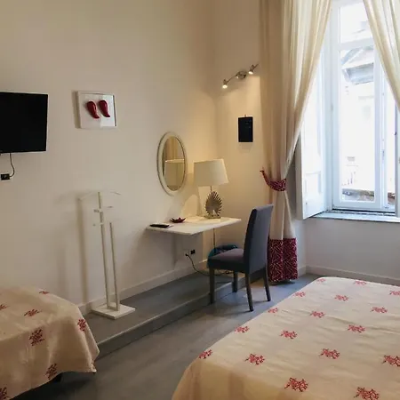 Neapolis Bellini Nocleg ze śniadaniem