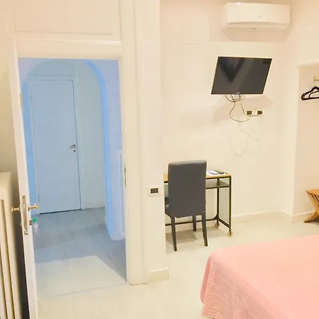 Nocleg ze śniadaniem Neapolis Bellini 3*